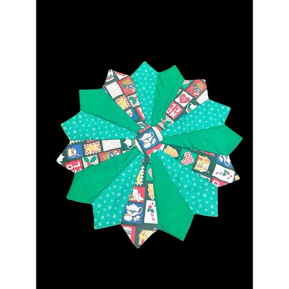 Handmade Dresden Style Quilted 31” Christmas Table Topper Candle Mat Tree Skirt - Picture 1 of 5